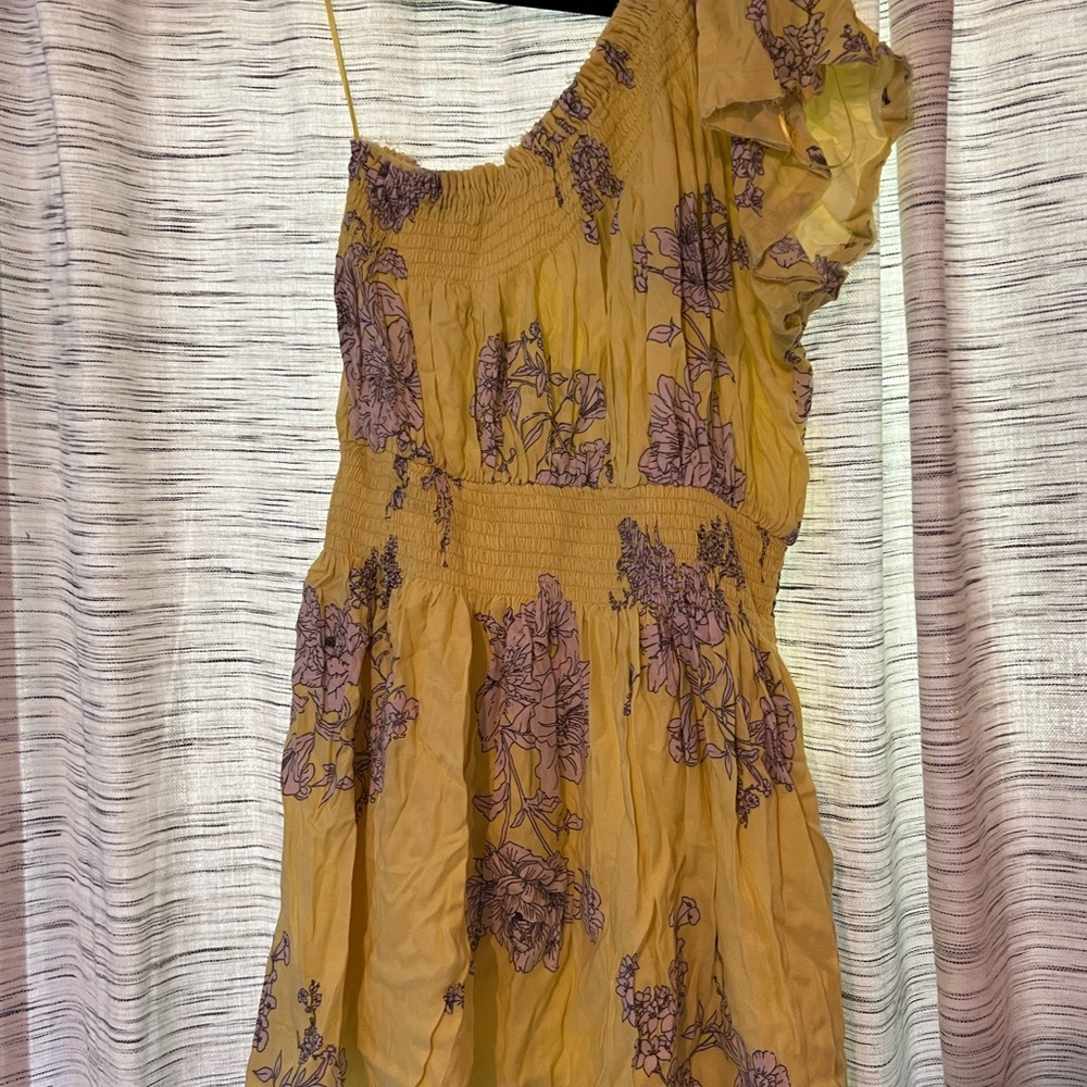 Vici Sky to Moon yellow one sleeved mini dress- never worn!